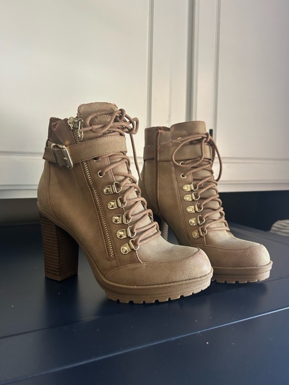 GUESS Chunky Lace-Up Women’s Ankle Boots in Tan